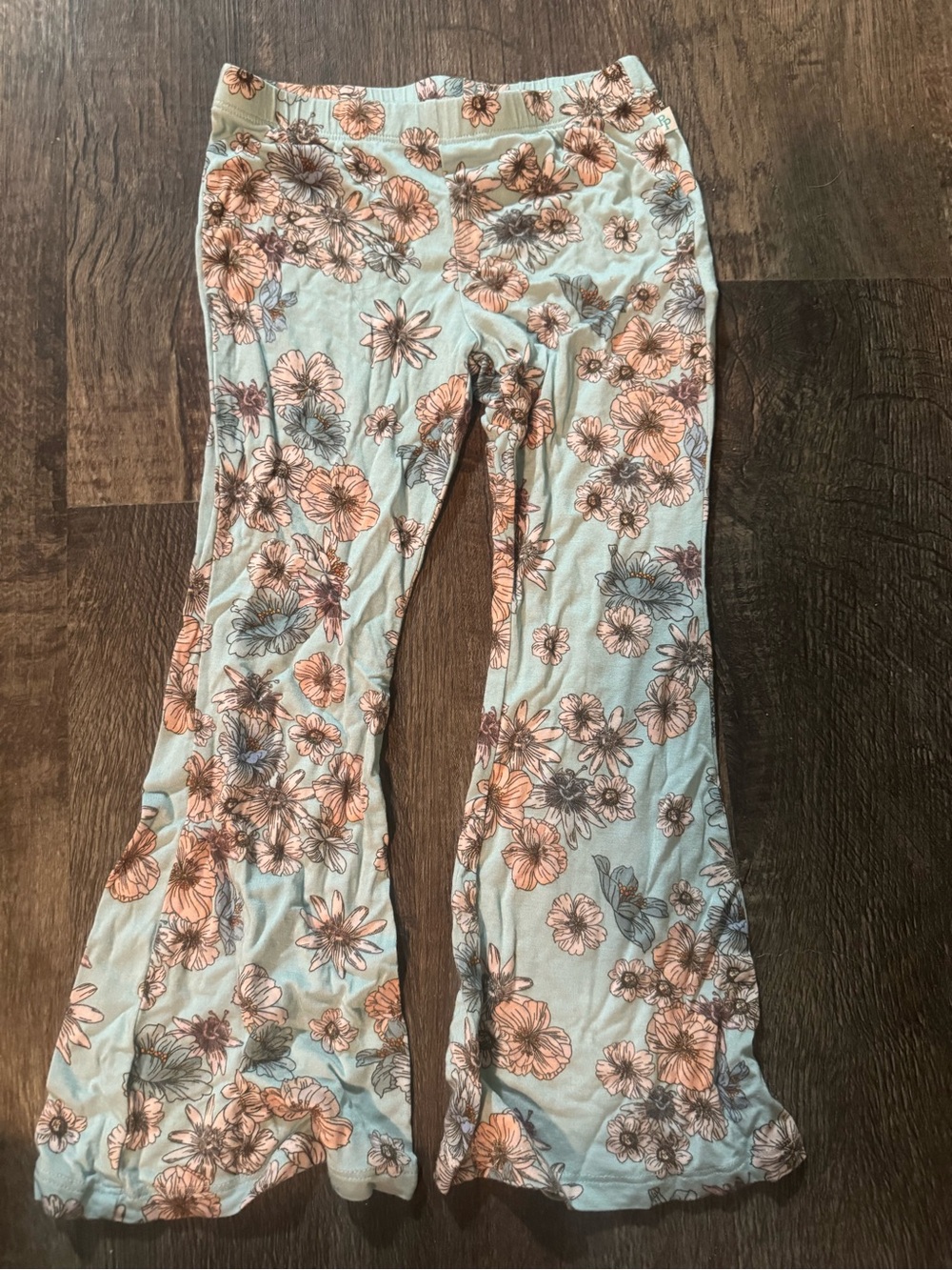 Posh Peanut Peach Floral Flared Leggings on Mint